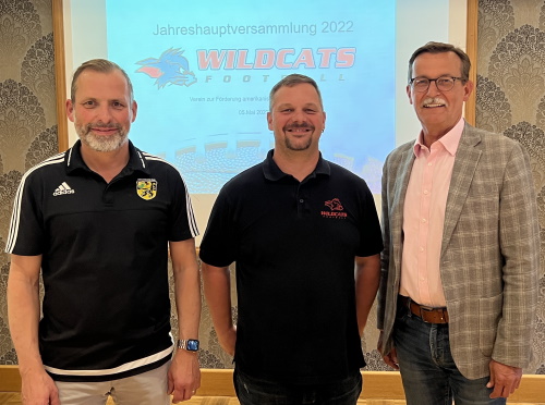 v.ln.r. TSV Chef Michael Killermann, Wildcats Präsident Wolfgang Höfelsauer,Bürgermeister Johann Springer